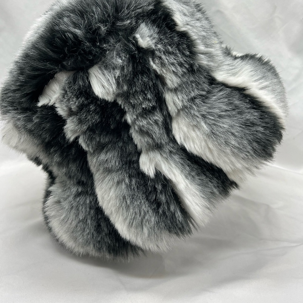 Womans Parkhurst Black White Gray Soft Faux Fur Bucket Hat Made In Canada - Picture 4 of 6